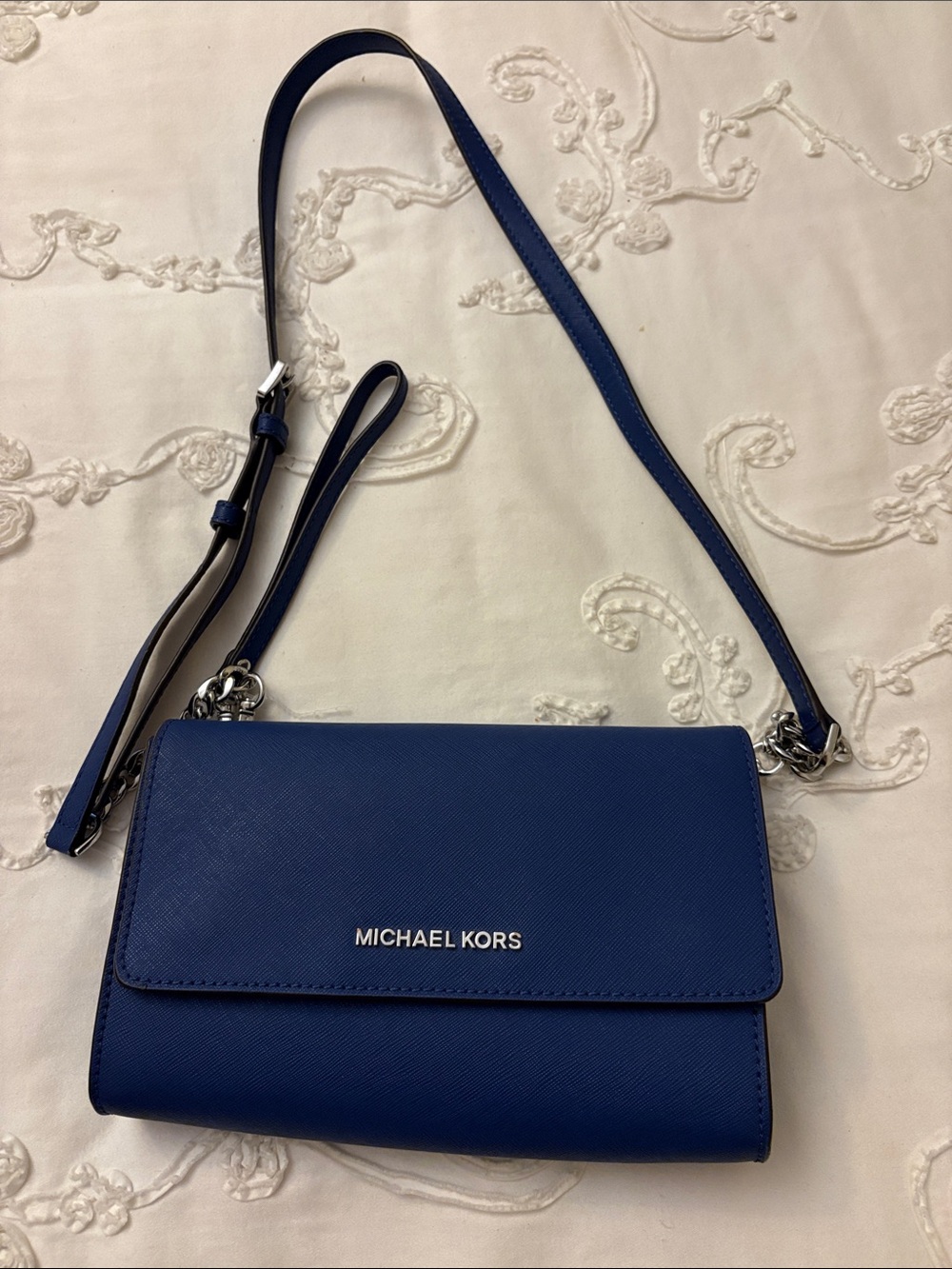 Michael Kors Navy Saffiano Leather Crossbody Bag New w/o tags, with dust bag